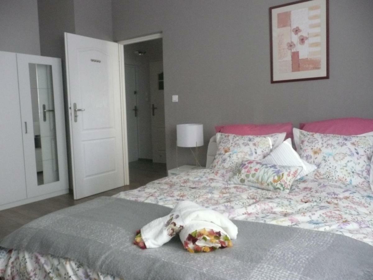 Sunny Wisla River Apartment Varsovie Extérieur photo