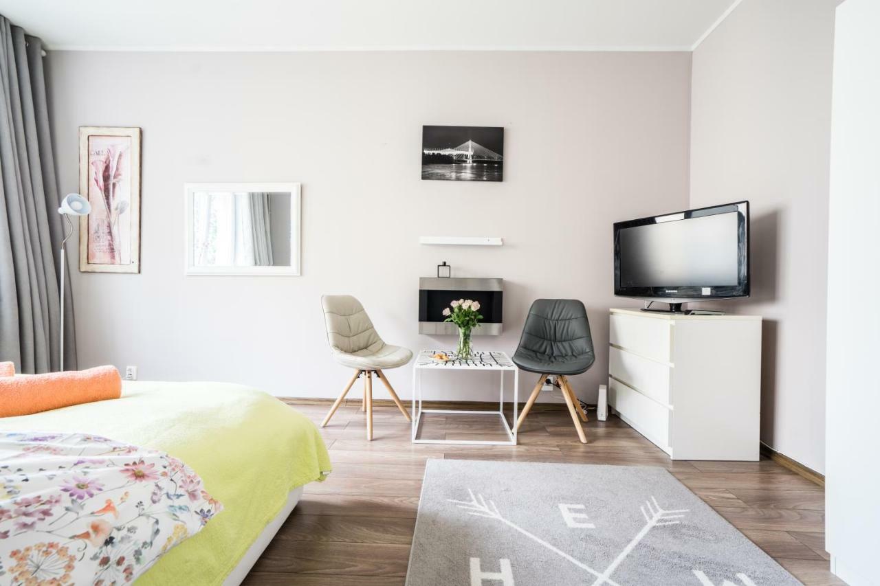 Sunny Wisla River Apartment Varsovie Extérieur photo
